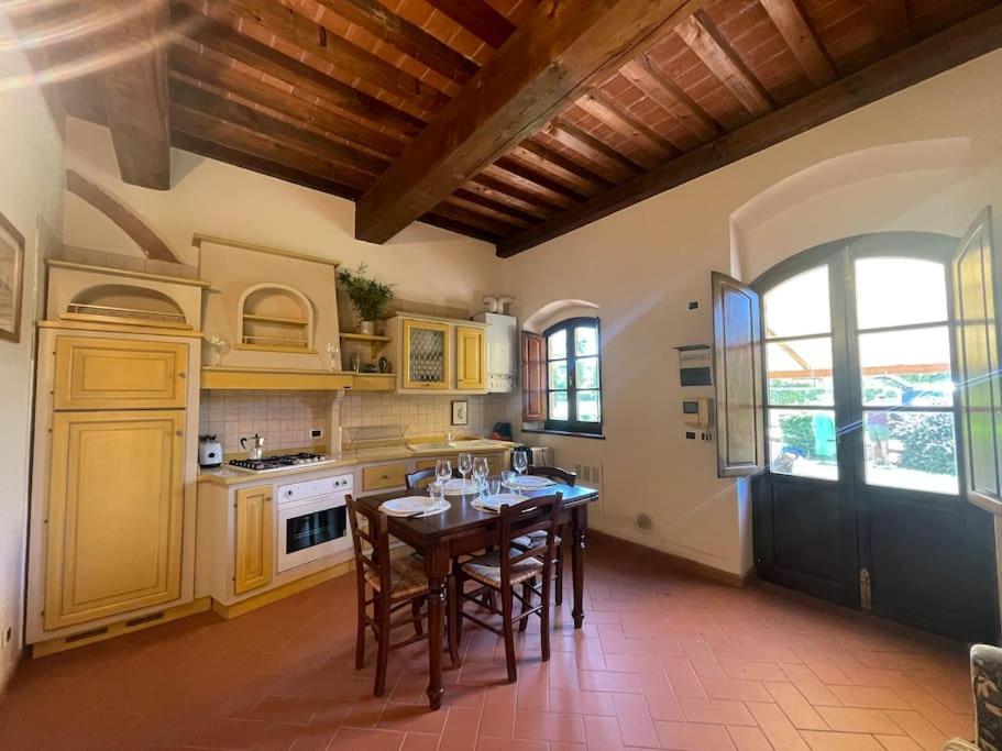 Casa Vacanza Villaggio Poggio Rosso Arezzo Exterior foto